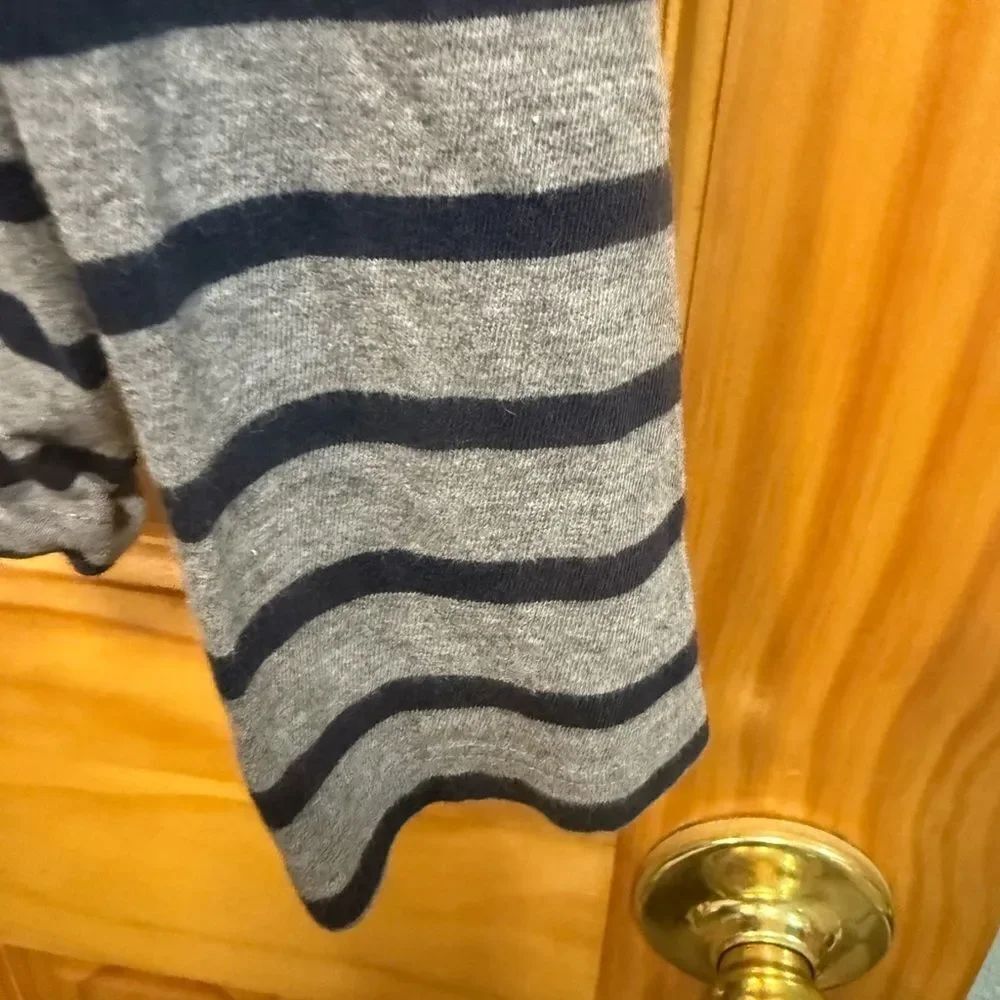 Old Navy size S basic striped blouse - Picture 3 of 6